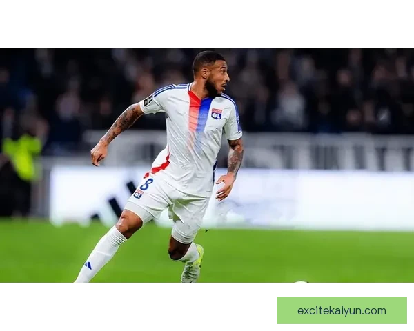 洛里昂本赛季状态回暖，表现稳健，逐渐提升竞争力。